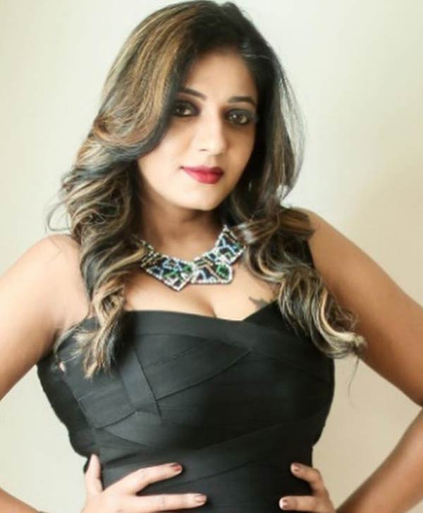 சன்னிக்குப் போட்டியா