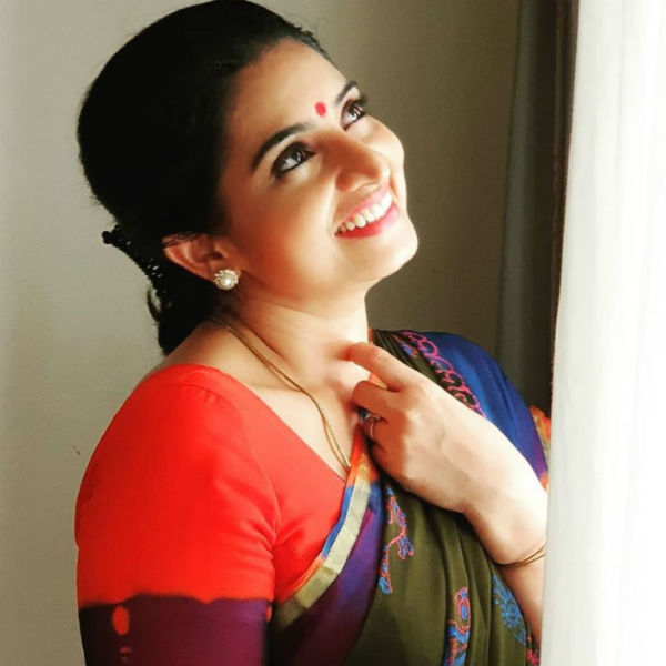  மகனின் யூடியூப் சானல்