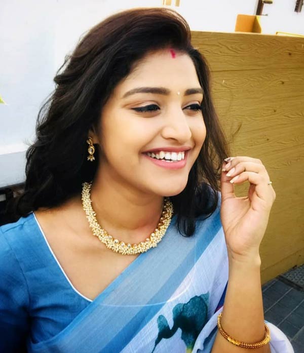 ரசிகர்கள் ஆர்வம்