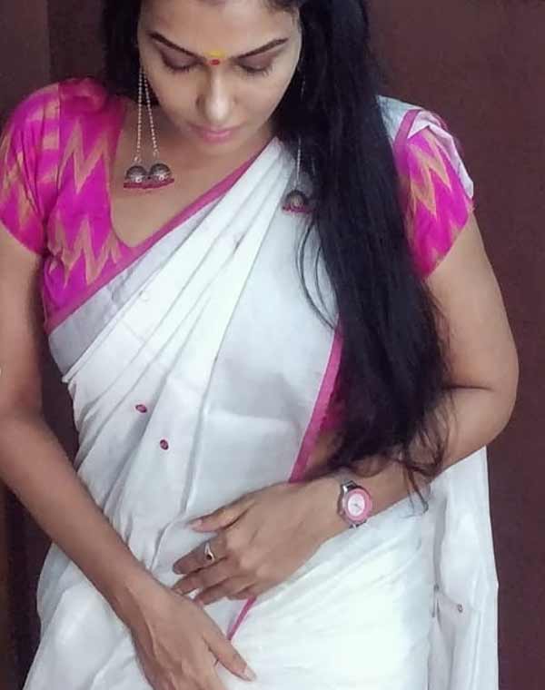 மைக்கேலிடம் மலர்ந்த காதல் மைக்கேலிடம் மலர்ந்த காதல்