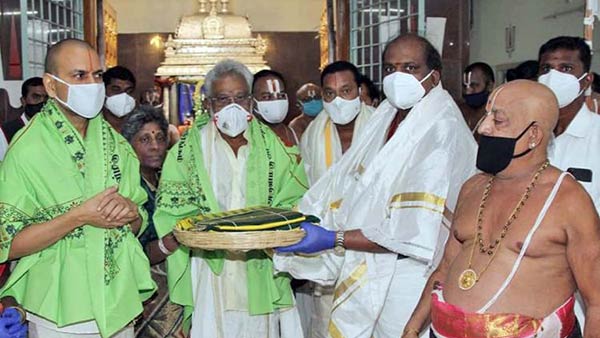  Vasthirams was given to Tirupati Devasthanams by Trichy Srirangam
