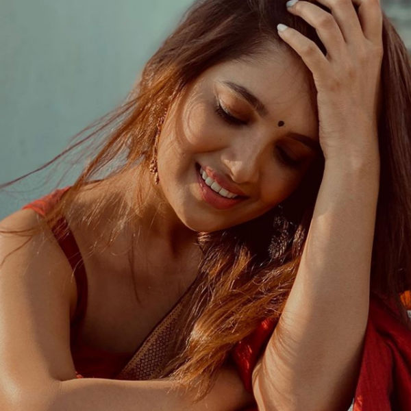  தக்காளி போல இருக்காராம்