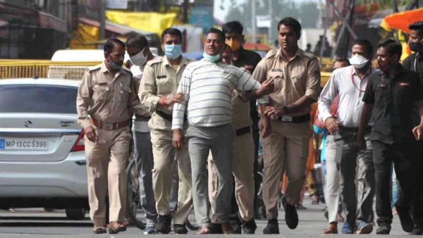 ம.பி.யில் விகாஸ் துபே கைது ம.பி.யில் விகாஸ் துபே கைது