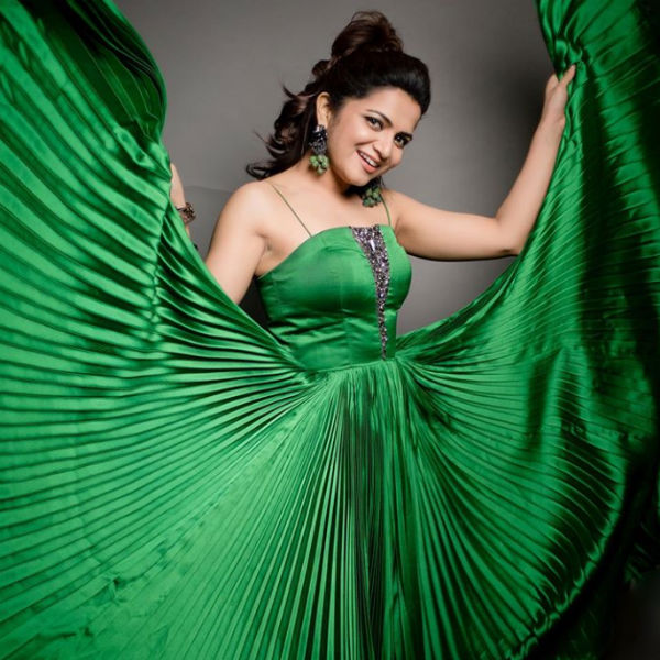  உள்ளாடை டிரஸ்ஸில் டான்ஸ்