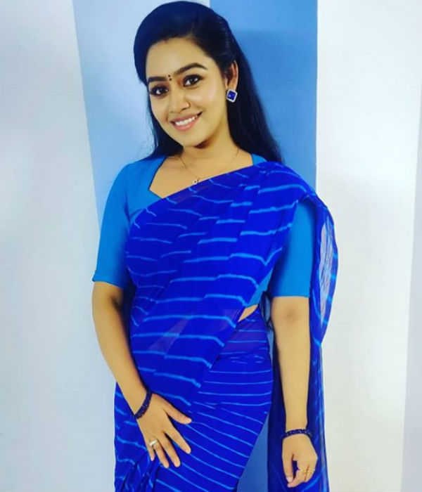  சேலையில் அழகு