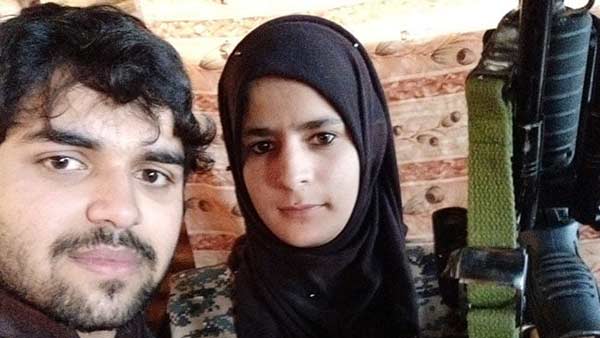 புல்வாமா அந்த பெண்ணின் தந்தையும் புல்வாமாவில் உமர் பாரூக் மற்றும் இரு பயங்கரவாதிகள் நடமாட்டத்திற்கு உதவி செய்துள்ளதாக கூறப்படுகிறது. அது போக உணவு, தங்குமிடம், பிற தளவாடங்களை தந்தையும் மகளும் உதவியது தெரியவந்துள்ளது. 