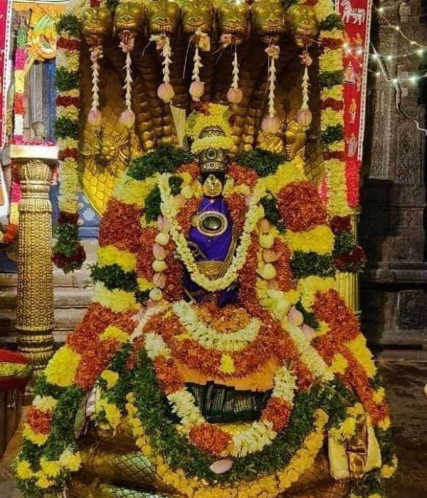 Alagar koil Aadi brahmorchavam Kallagar on golden horse 