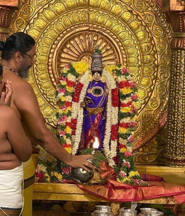 Alagar koil Aadi brahmorchavam Kallagar on golden horse 