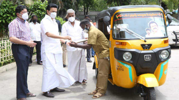 mk stalin who bought a new auto for poor driver thandamuthu 