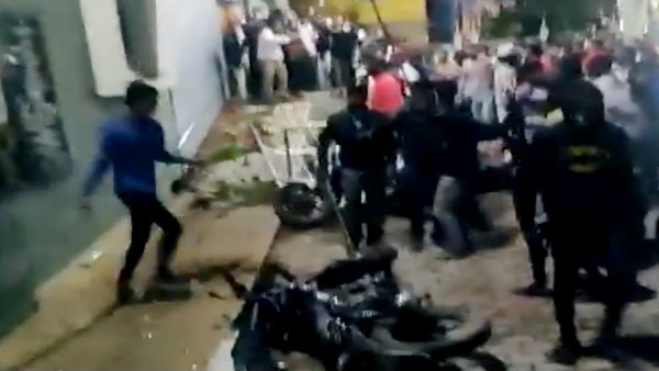 கலவரம் எப்படி 