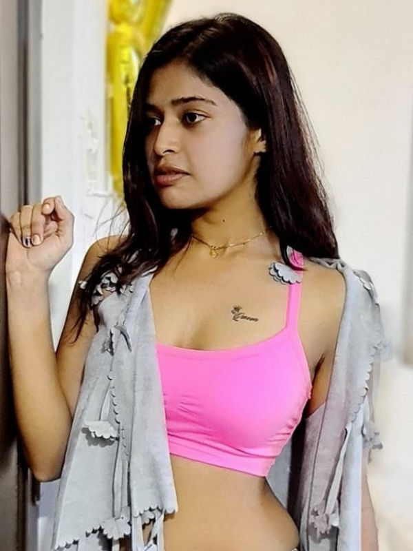  ஜொள்ளு விடும் ரசிகர்கள்