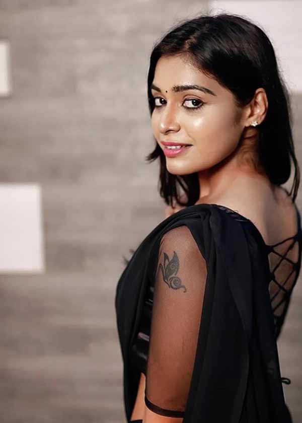 நெஞ்சினிக்கும் ஆட்டம்