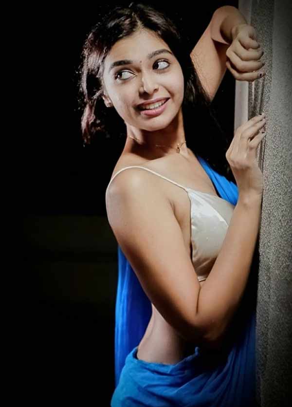  தூக்கம் போச்சே தர்ஷா