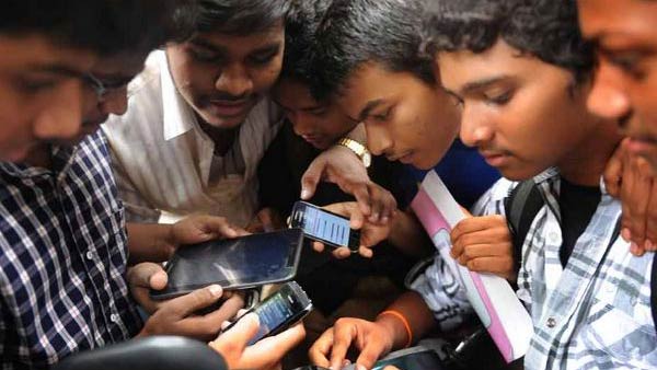 100% மாணவர்கள் தேர்ச்சி 