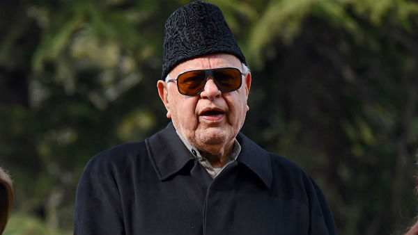 ஆதரவு அளித்தார் 