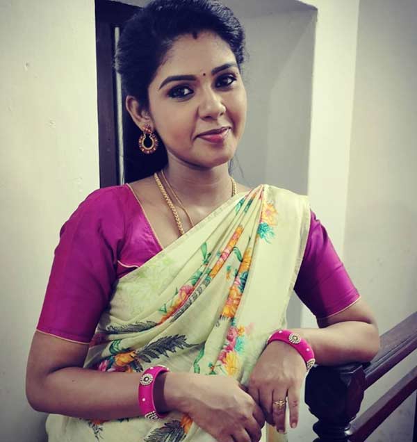 குட்டி அண்ணி