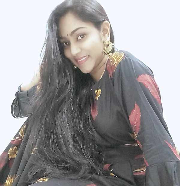  அஞ்சலியில் அசத்தல்