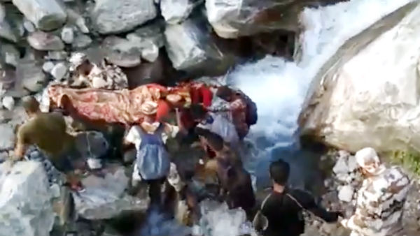 ITBP Jawans Carry Injured Woman For 15 Hours On Foot To Nearest Hospital ITBP Jawans Carry Injured Woman For 15 Hours On Foot To Nearest Hospital