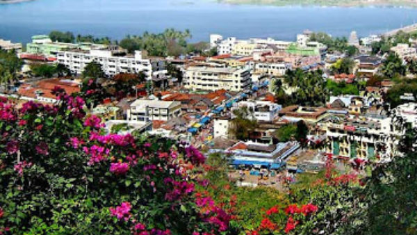 விசாரணை செய்தார் 