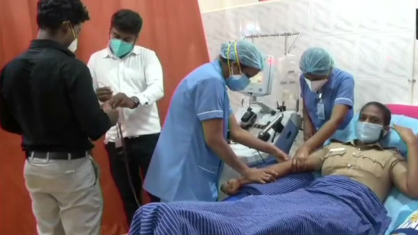 Tamil Nadu: Chennai Police donate blood plasma at Rajiv Gandhi General Hospital 
