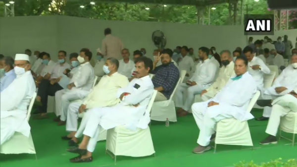 Congress leader Sachin Pilot meets CM Ashok Gehlot at his residence 