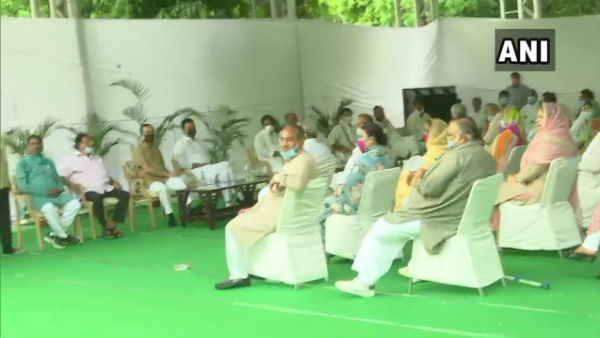 Congress leader Sachin Pilot meets CM Ashok Gehlot at his residence 