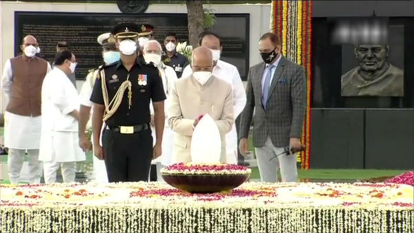 President Ram Nath Kovind, PM Modi pay tribute to former PM Vajpayee 