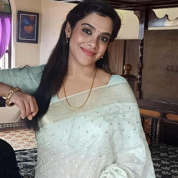  காதல் நாயகி சந்தியா