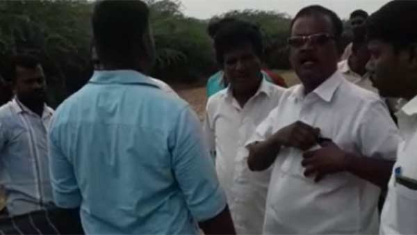 இரு விஏஓக்கள் 