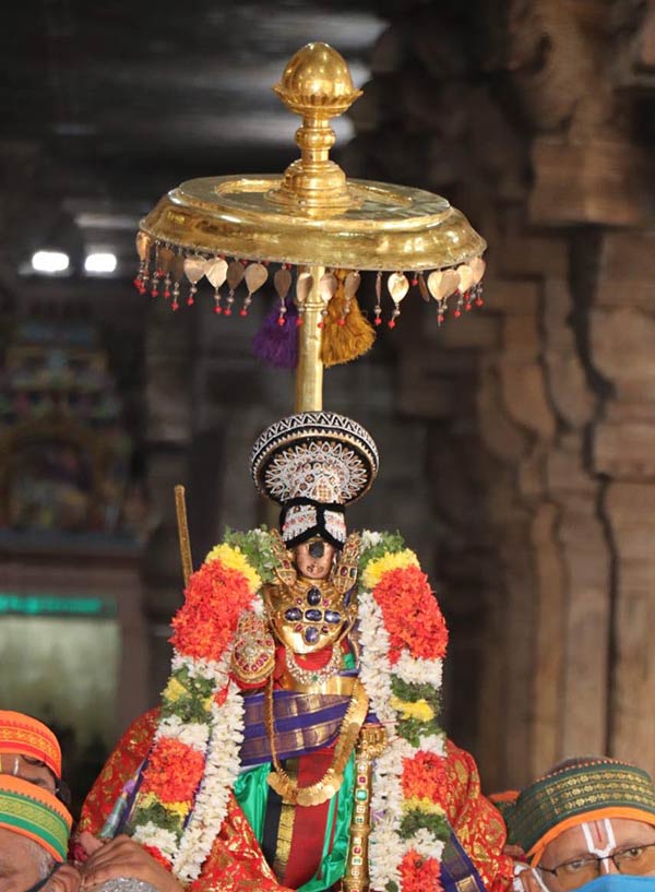 Srirangam Sri Ranganathaswami Temple Adhi Brahmotsavam Sri Namperumal on Garudavahana sevai 