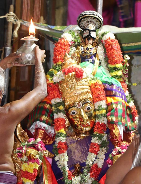 Srirangam Sri Ranganathaswami Temple Adhi Brahmotsavam Sri Namperumal on Garudavahana sevai 