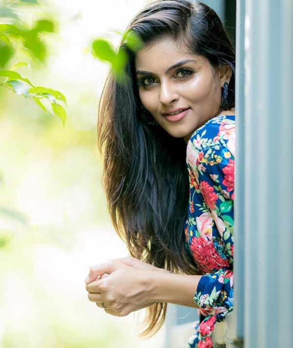 பார்வையிலேயே அசத்தல்