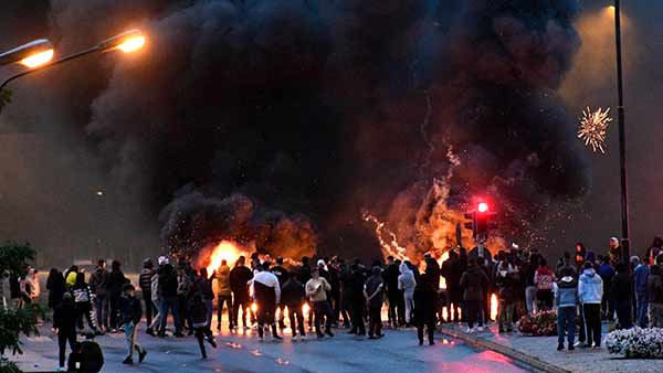 கடும் இஸ்லாமிய எதிர்ப்பு 