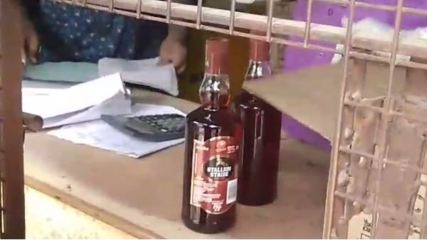 வரிசையில் வந்தனர் வரிசையில் வந்தனர்