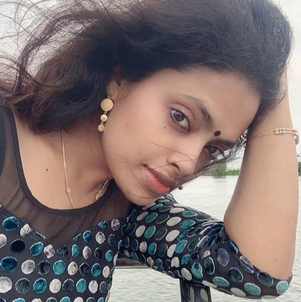 பேயாக நடிப்பது கஷ்டம்