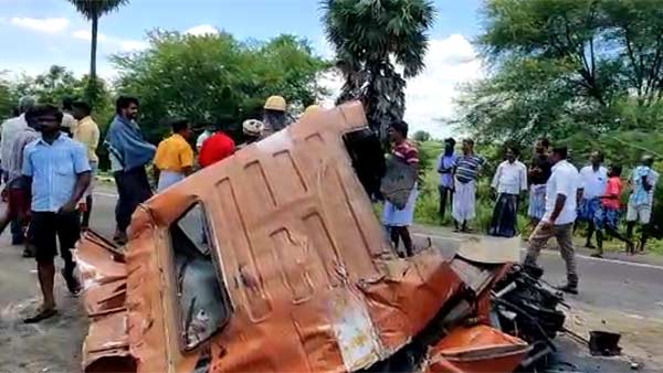 4 died in a road Accident near Virudhachalam 