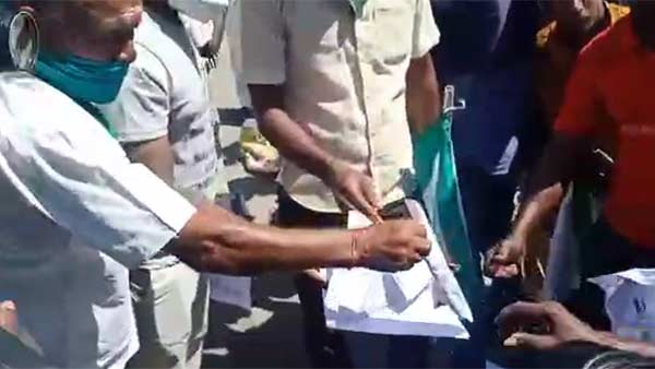 தீயிட்டு கொளுத்திய காவிரிக்குழு தீயிட்டு கொளுத்திய காவிரிக்குழு