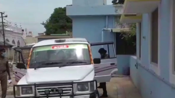 சிறையில் அடைப்பு 