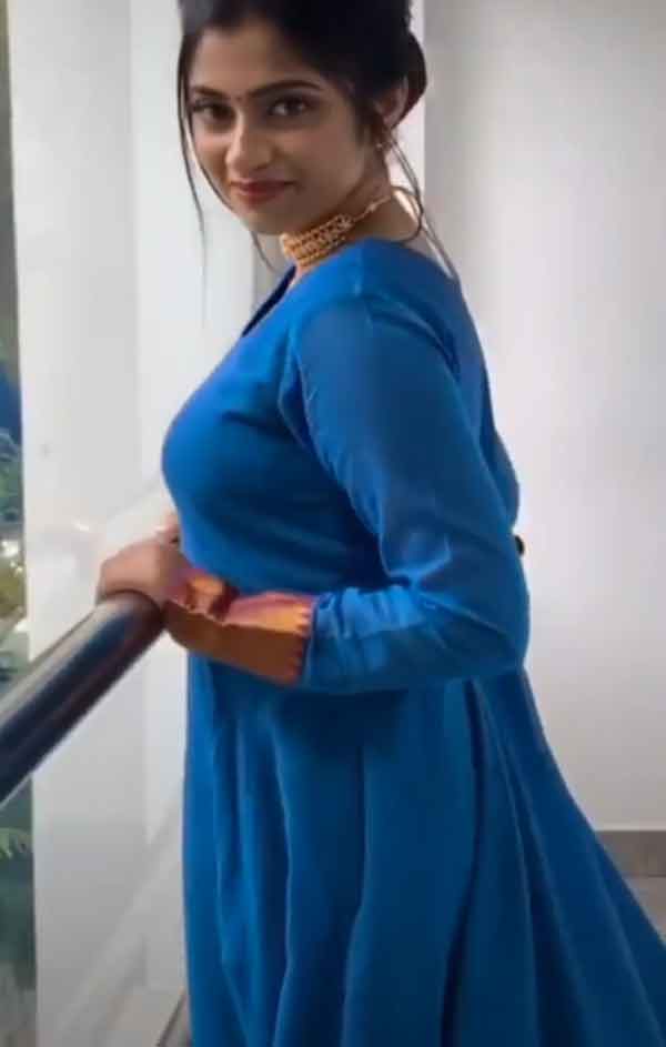 காத்திருக்கிறோம்