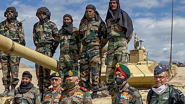 ஆயுதங்கள் குவிப்பு 