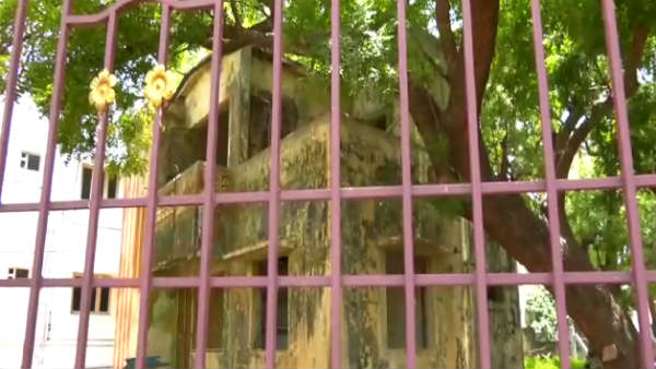  தற்கொலை