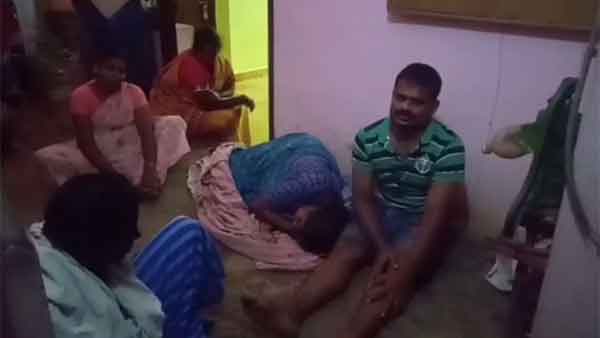 11 years old boy died of his neck strangled by saree in chennai 