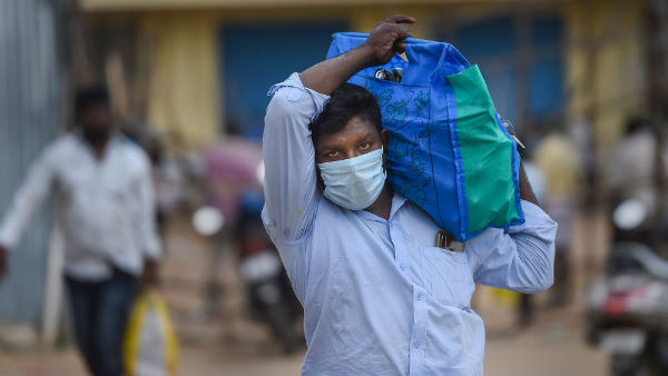 சமூக இடைவெளி இல்லை 