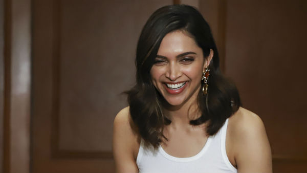 போலீசார் தீபிகாவுக்கு சம்மன் போலீசார் தீபிகாவுக்கு சம்மன்