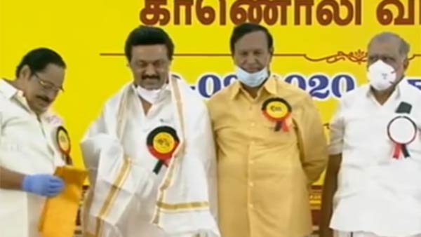 சால்வை அணிவித்து 