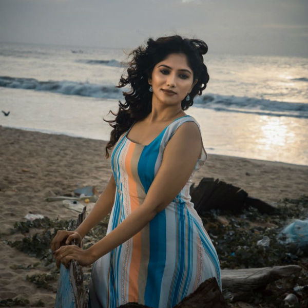  நெகிழ வைக்கும் ஜூலி