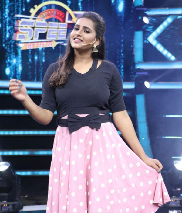  ரசித்து கலாய்க்கும் ரசிகர்கள்