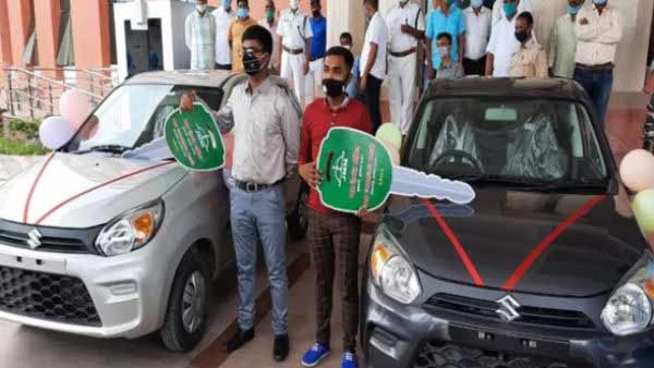 Jharkhand gifts cars to state toppers of Class 10, 12 Jharkhand gifts cars to state toppers of Class 10, 12