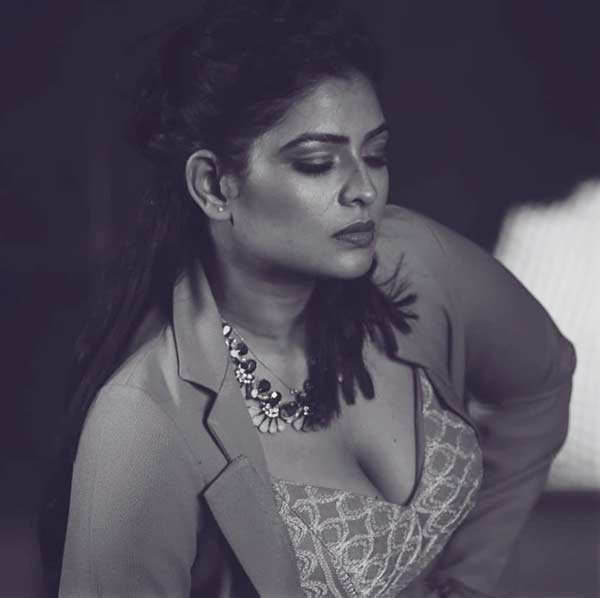  கருப்பு வெள்ளையில் பேரழகு