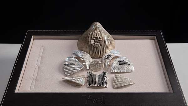 தங்கத்தில் மாஸ்க் 